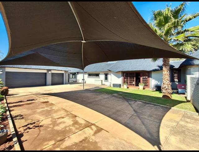 2 BEDROOM HOUSE FOR SALE IN HENLEY-ON-KLIP